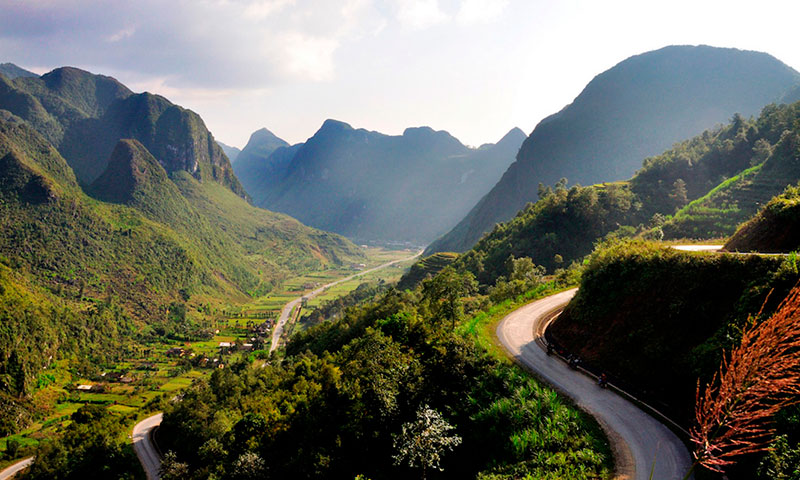 https://travel.ruban.co.ua/wp-content/uploads/2020/02/progulyanky-po-v’jetnamu_zagal_na.jpg